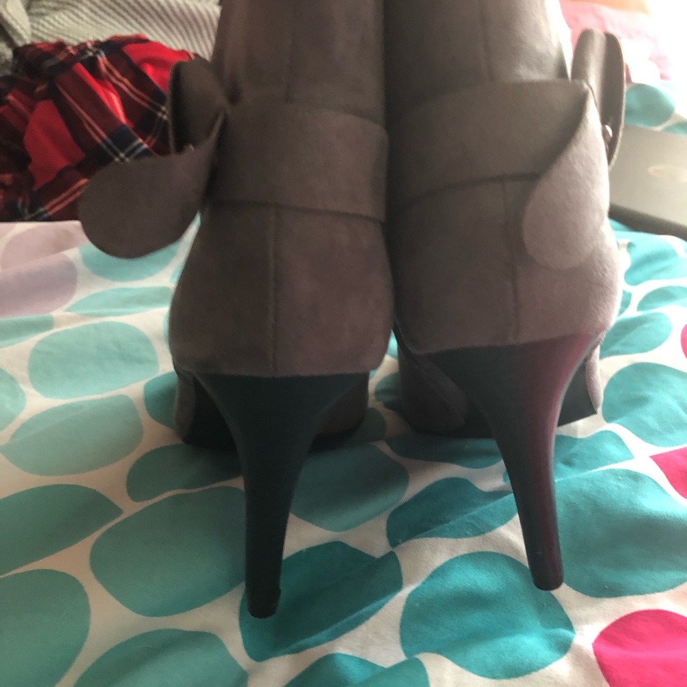 heels - Picture 3 of 3